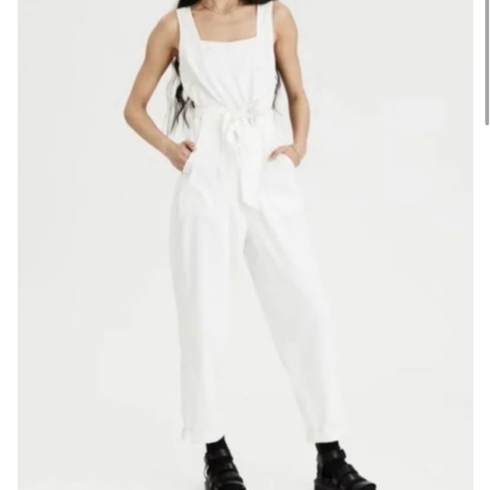 Never Worn White American Eagle Utility Jumpsuit - Denim. Size Medium